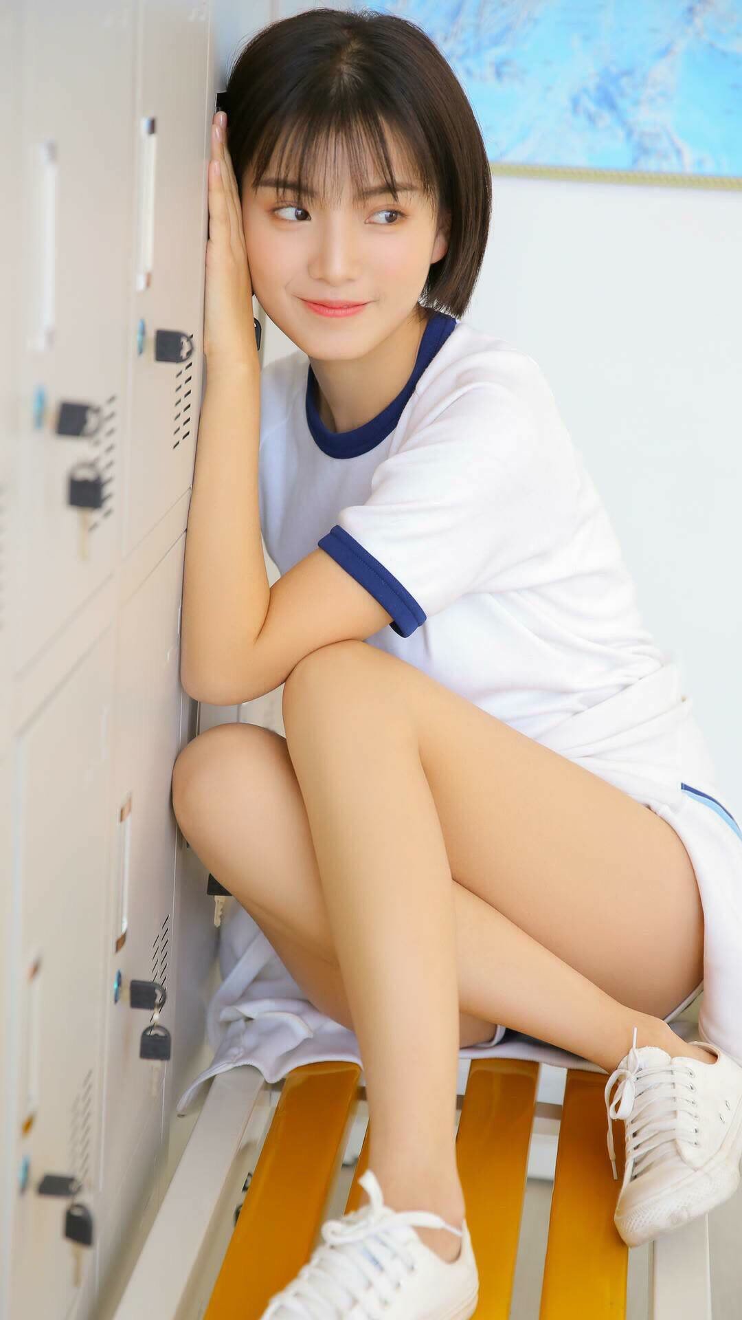 开云真人-上海海港发布新赛季球衣设计引热议，2021赛季上海海港最新球衣